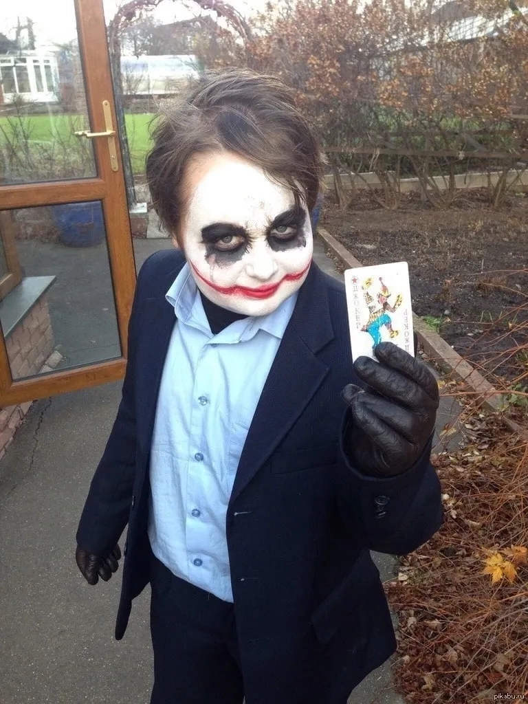 Tạo hình vui nhộn với Joker meme template mới nhất