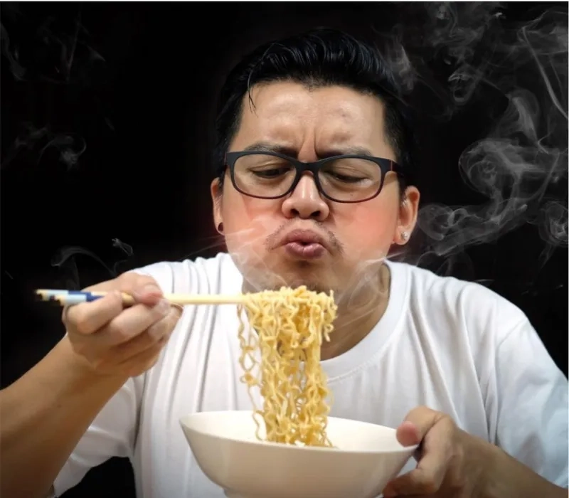 Ngắm anime eating noodles meme đáng yêu và vui
