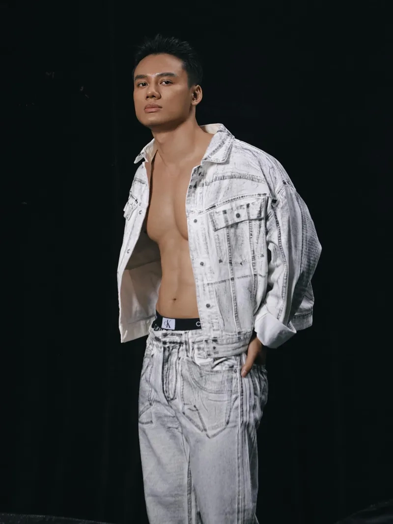 Ngắm hình ảnh Nam Vương Minh Khắc đầy lịch lãm