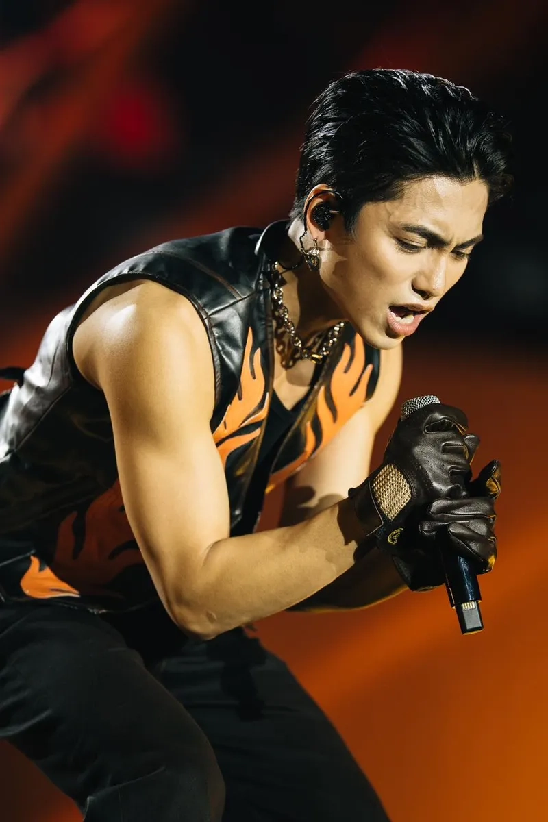 Album của MONO gây sốt giới trẻ hiện nay