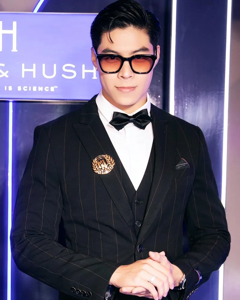 Khoảnh khắc Ngô Hoàng Phi Việt đăng quang rực rỡ