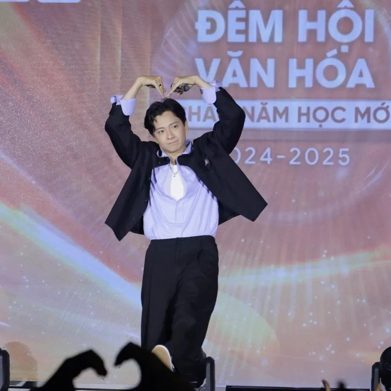  Bộ ảnh ca sĩ Ngô Kiến Huy chất lượng dành cho fan hâm mộ 