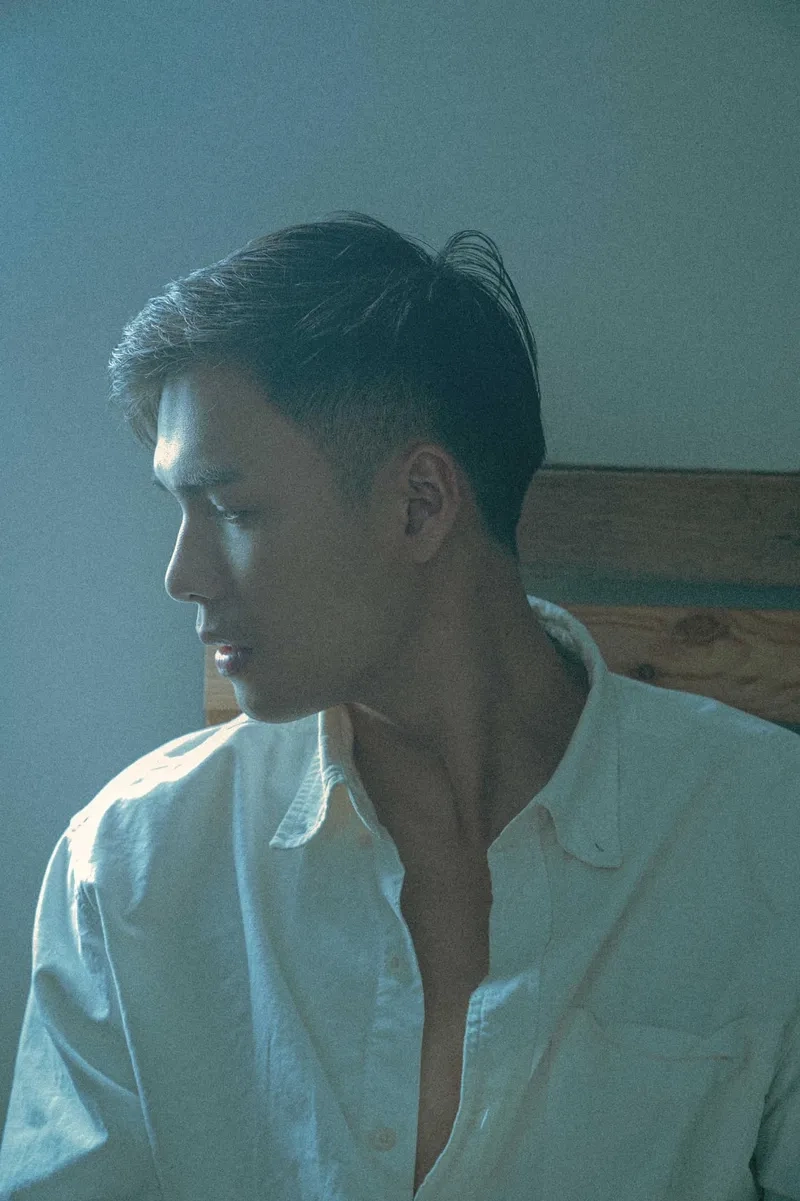 Mạnh Lân Mister International nổi bật với thần thái hoàn hảo