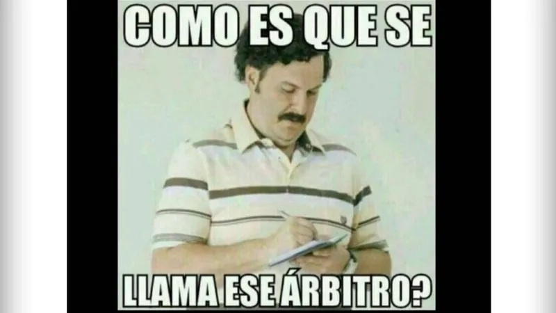 Nhìn đời chậm rãi với pablo escobar looking meme hài