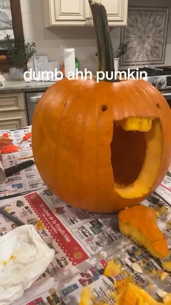 Mùa thu rộn ràng với pumpkin spice meme hấp dẫn
