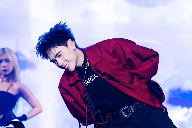 Nghe ngay các ca khúc quang hùng masterd bài hát