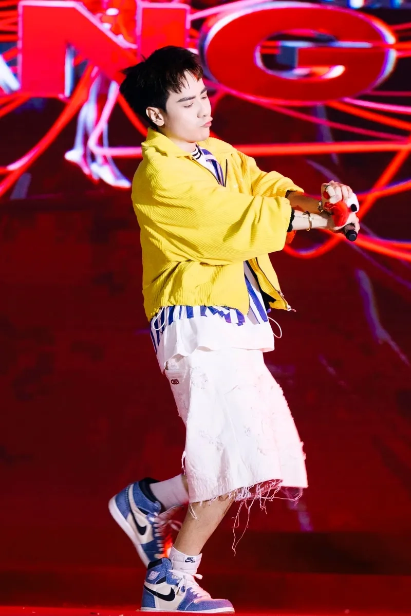 Lời bài hát thủy triều lời khiến fan mê mẩn