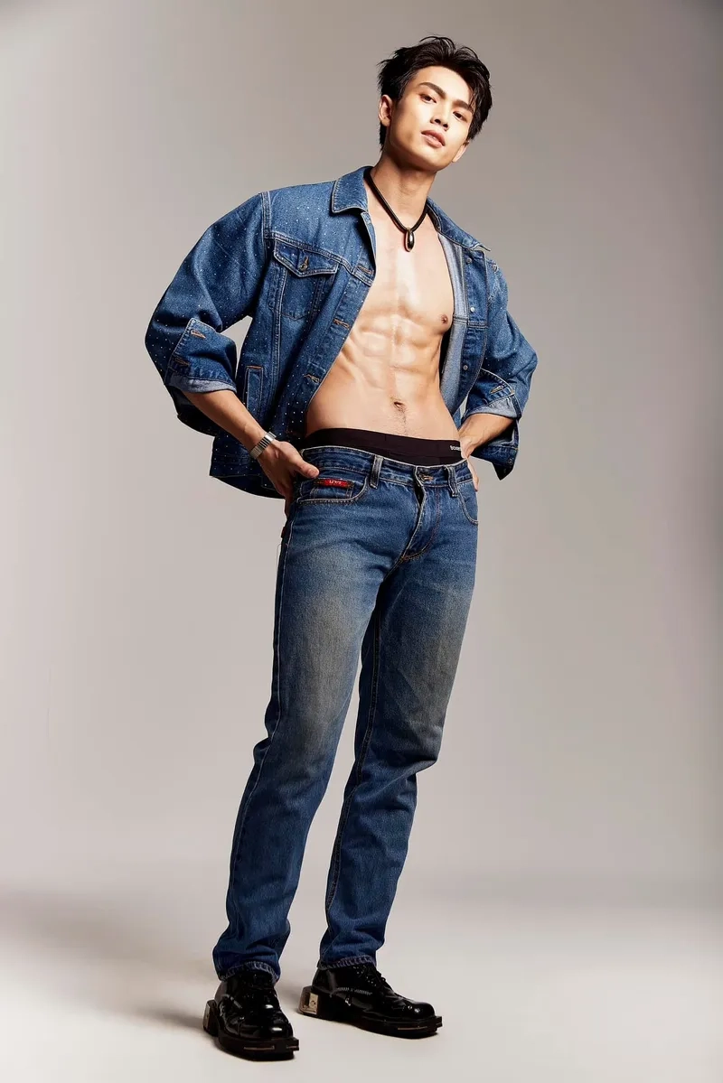 Theo dõi Tạ Công Phát Instagram để xem hình ảnh mới