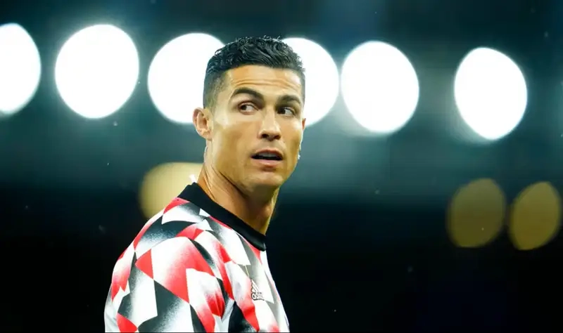 Những cú sút phạt Ronaldo khiến đối thủ chấn động