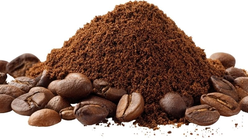 Đốt bã cà phê khử sạch mùi hôi trong phòng kín