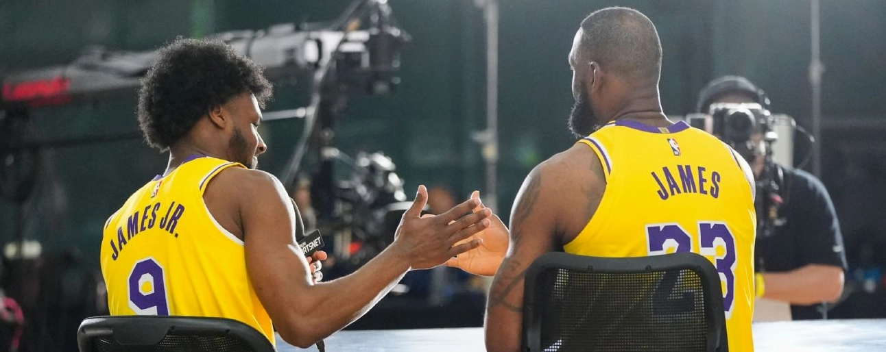 Ảnh minh họa các cặp cha con thi đấu tại NBA