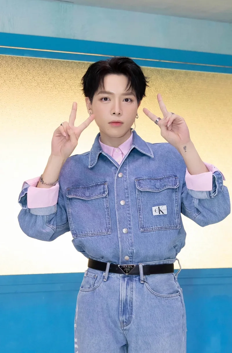 Fan tò mò về anh trai đức phúc và cuộc sống ít người biết