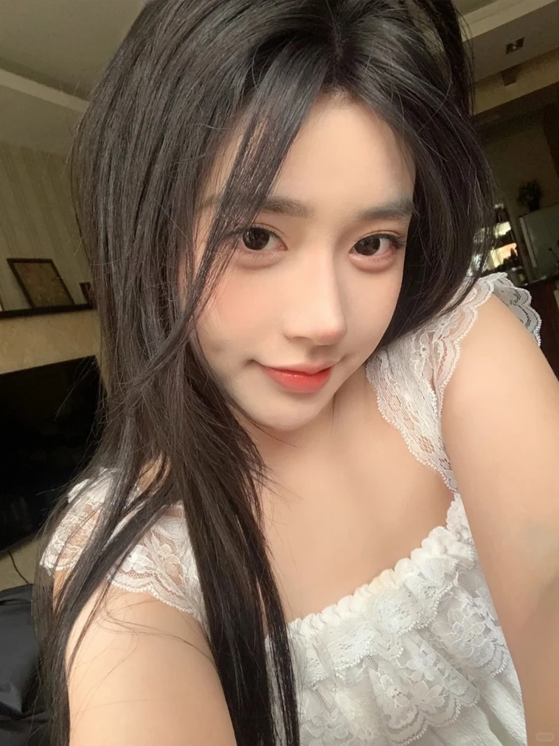 Phong cách đáng yêu của gái xinh má lúm hàn quốc cực xinh