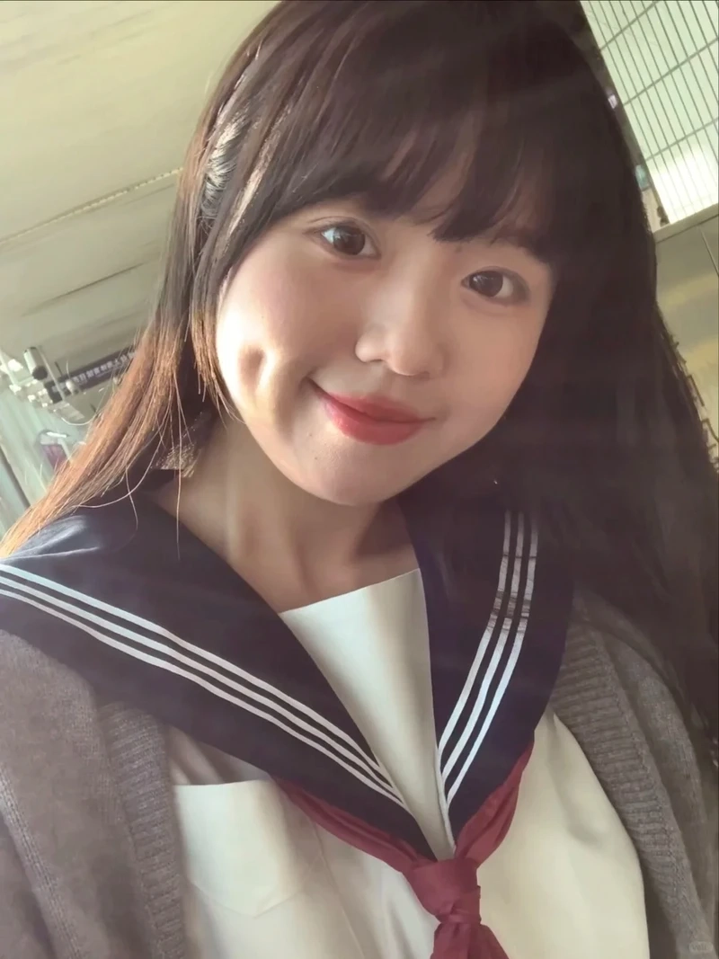  Loạt ảnh gái xinh má lúm dễ thương gây sốt mạng xã hội 