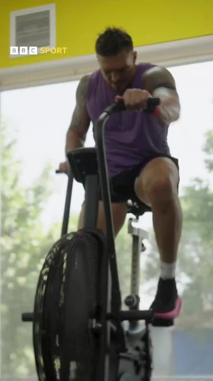 Oleksandr Usyk tập luyện chăm chỉ chuẩn bị cho trận đấu