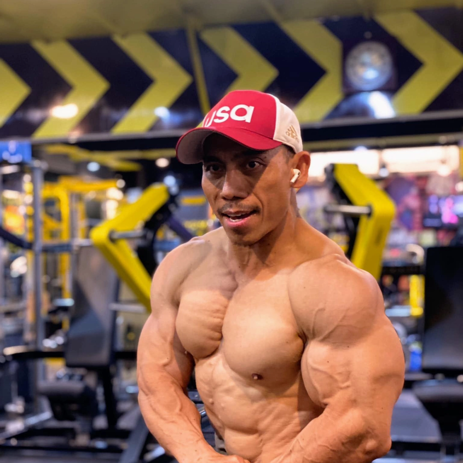 Phạm Văn Mách trên sàn đấu thể hình Tiểu sử Phạm Văn Mách