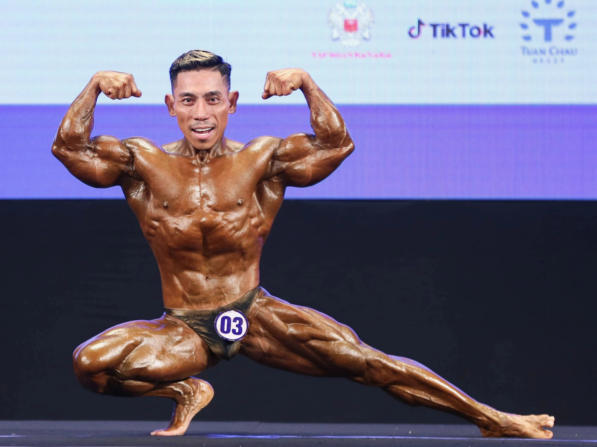 Phạm Văn Mách trong giai đoạn đầu tập luyện Tiểu sử Phạm Văn Mách