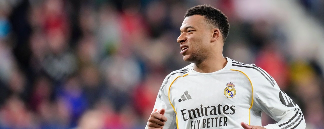 Trong những trận đấu căng thẳng tại La Liga, Unai Simón luôn phải đối mặt với các tiền đạo đẳng cấp như Kylian Mbappé.