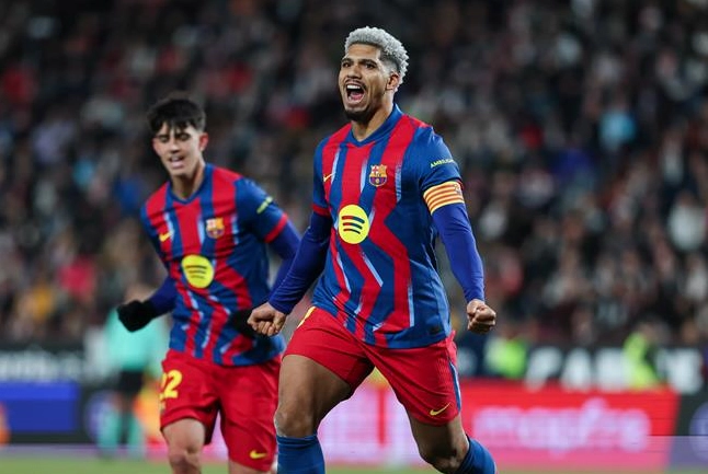 Cảm xúc bùng nổ của Ronald Araújo trong một trận đấu căng thẳng sau khi vượt qua giai đoạn trầm cảm