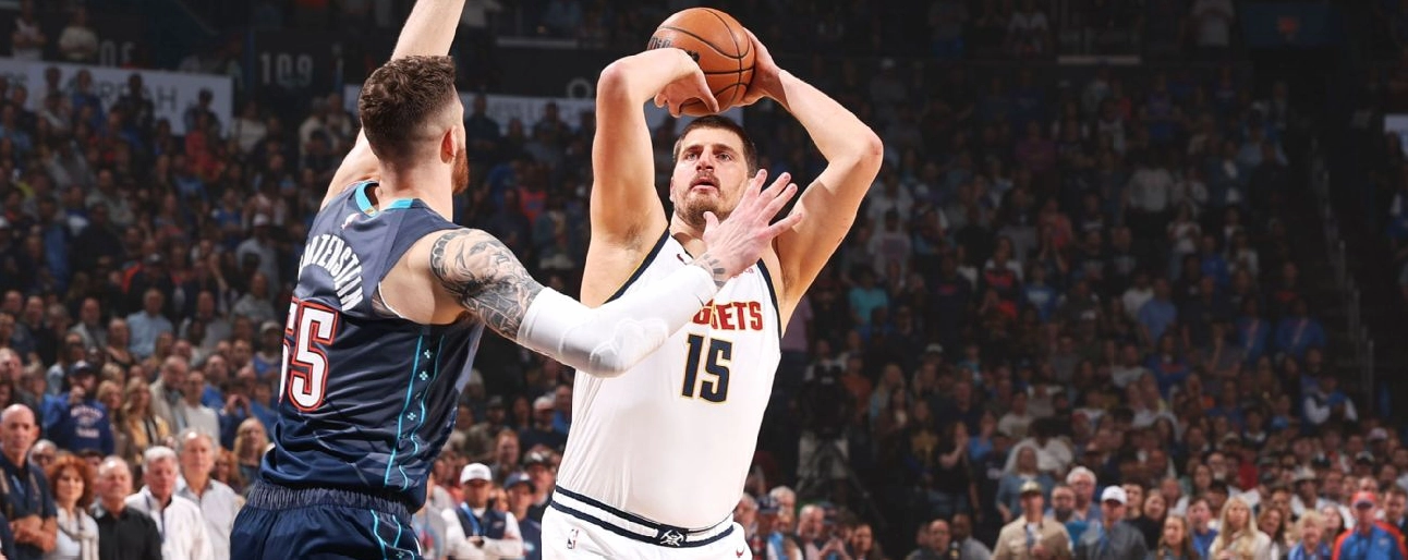Cận cảnh biểu cảm thi đấu của Nikola Jokic