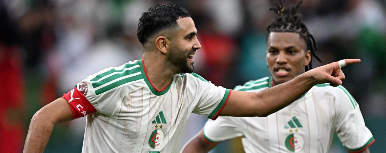 Riyad Mahrez ăn mừng bàn thắng tại giải đấu châu lục