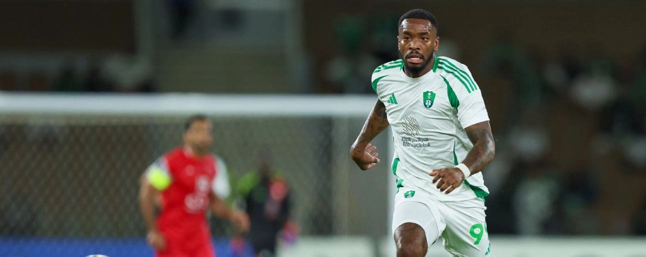 Riyad Mahrez ăn mừng cùng đồng đội tại câu lạc bộ Al Ahli