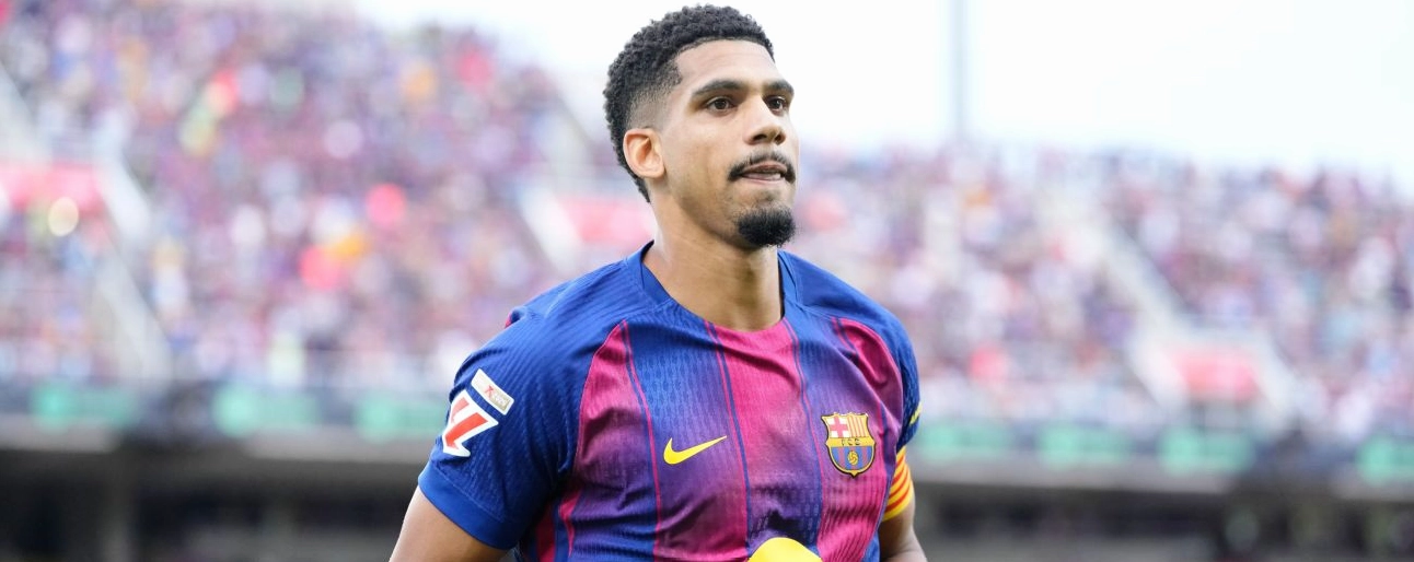 Ronald Araújo trở lại sân tập FC Barcelona sau thời gian điều trị tâm lý