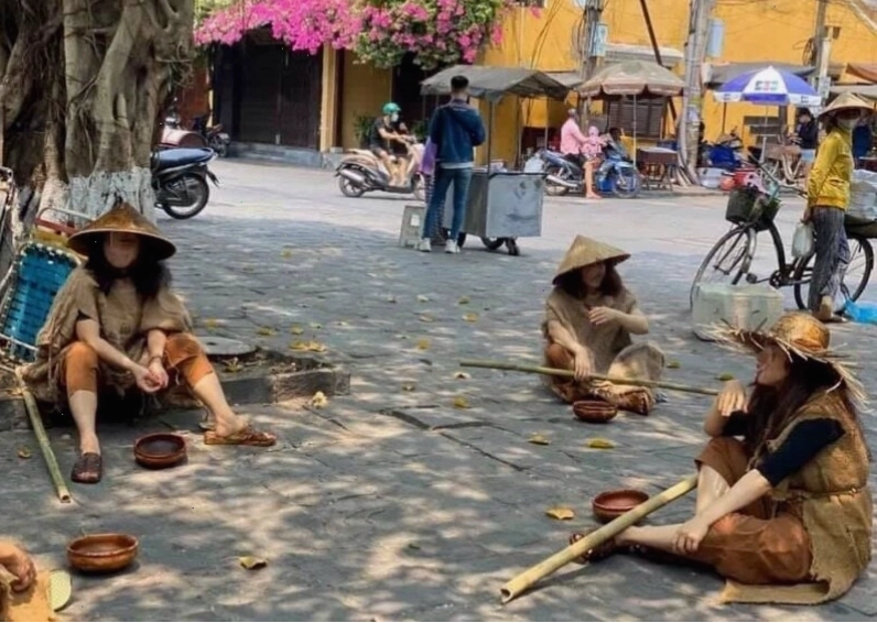 Ảnh ăn xin hài hước ngồi ở nhiều góc độ khác nhau