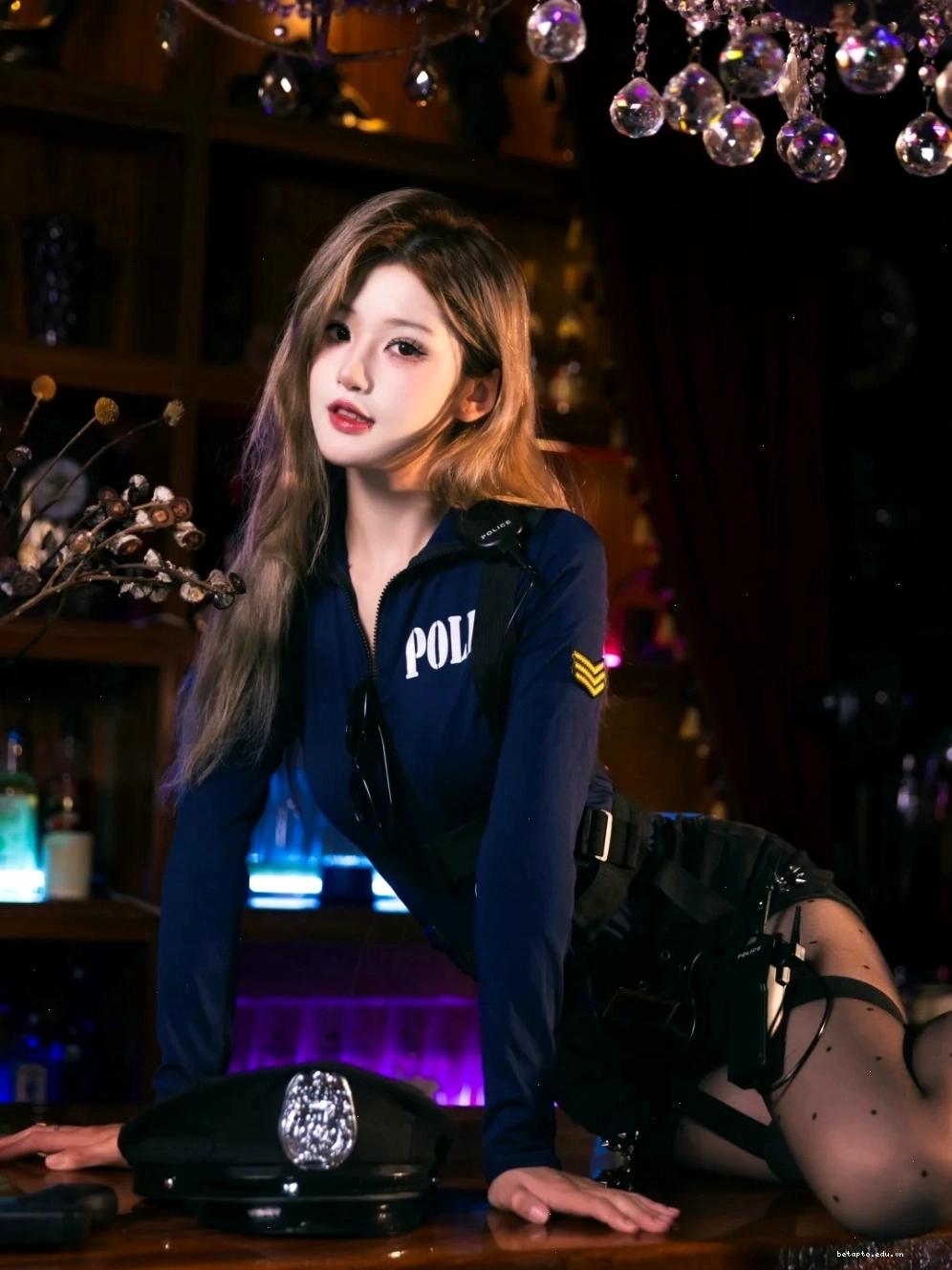 Ảnh gái xinh Trung Quốc cosplay thần thái sang chảnh