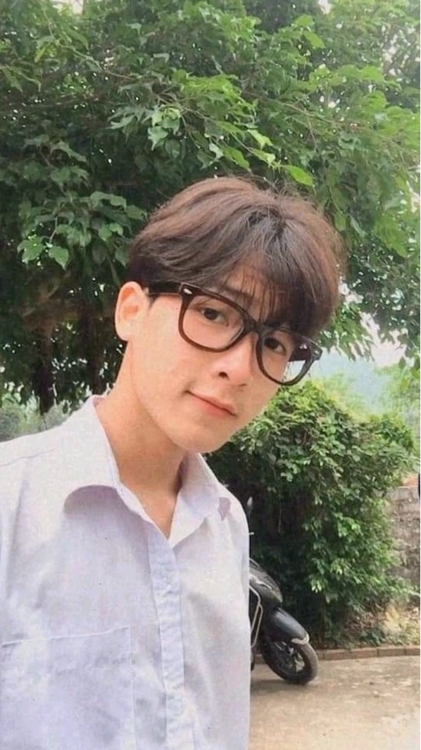 Ảnh trai đẹp K9 đeo kính trí thức