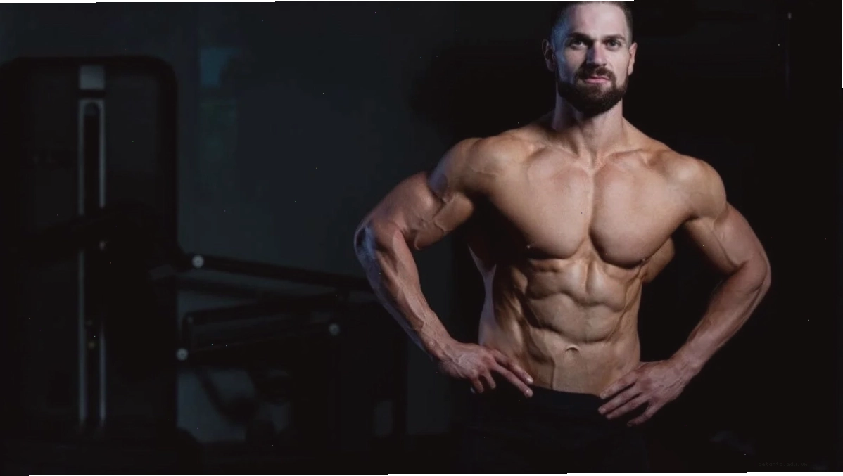 Ảnh trai đẹp sáu múi tập gym với cơ bụng nổi rõ