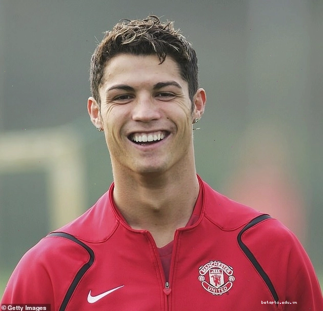 Chế độ dinh dưỡng giúp Ronaldo duy trì vẻ đẹp trai