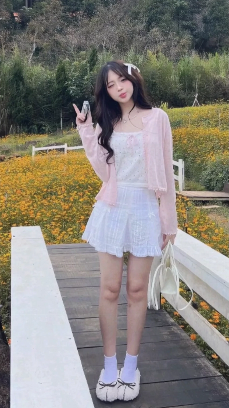 Gái xinh Trung Quốc với phong cách ngây thơ đáng yêu