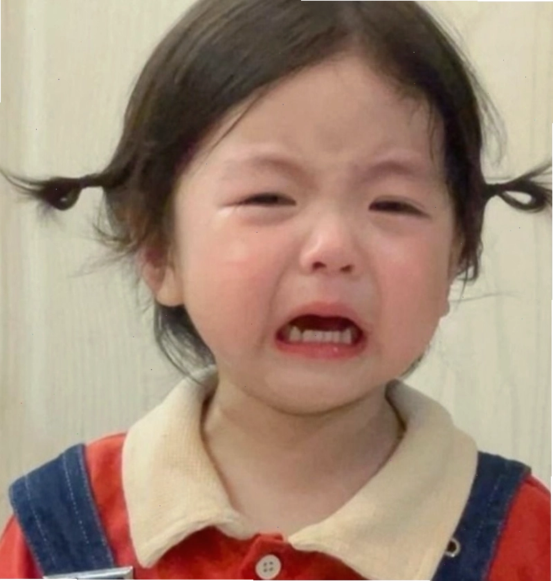 Hình ảnh em bé khóc mếu máo