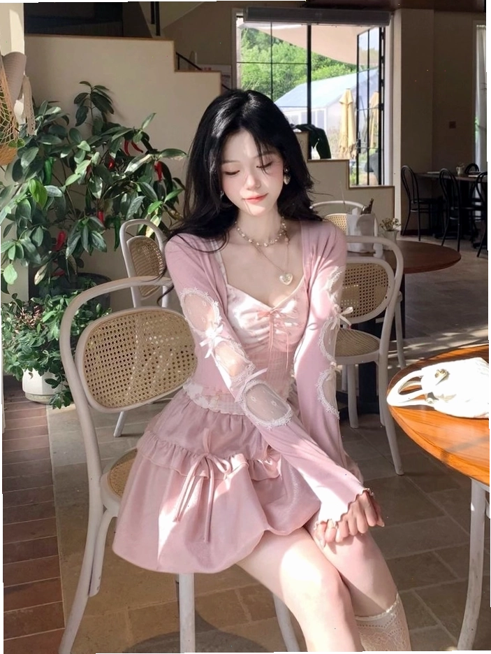 Khoảnh khắc thời trang pinky cuốn hút của cô gái xinh