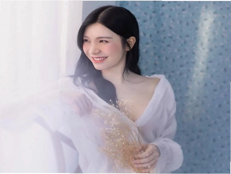 Nam thần Hàn Quốc với nụ cười bí ẩn và cơ bụng 6 múi