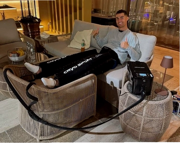 Ronaldo 40 tuổi vẫn đẹp trai, bí quyết nằm ở đâu?