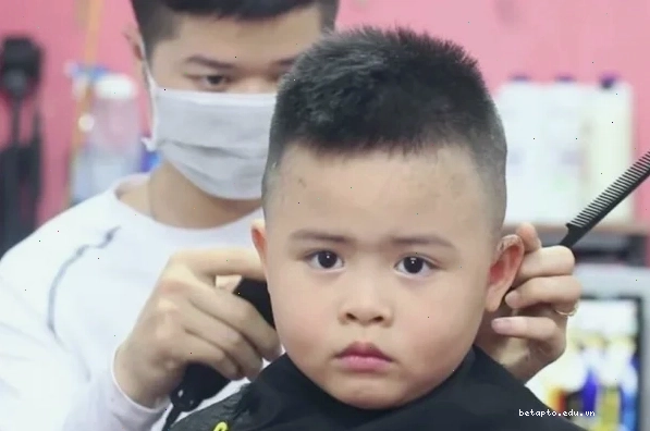 Tóc Buzz Cut gọn gàng cho bé trai 7 tuổi