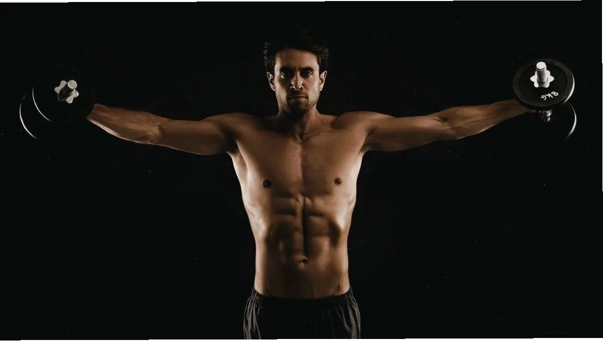 Trai đẹp 6 múi trong phòng tập gym khoe body săn chắc