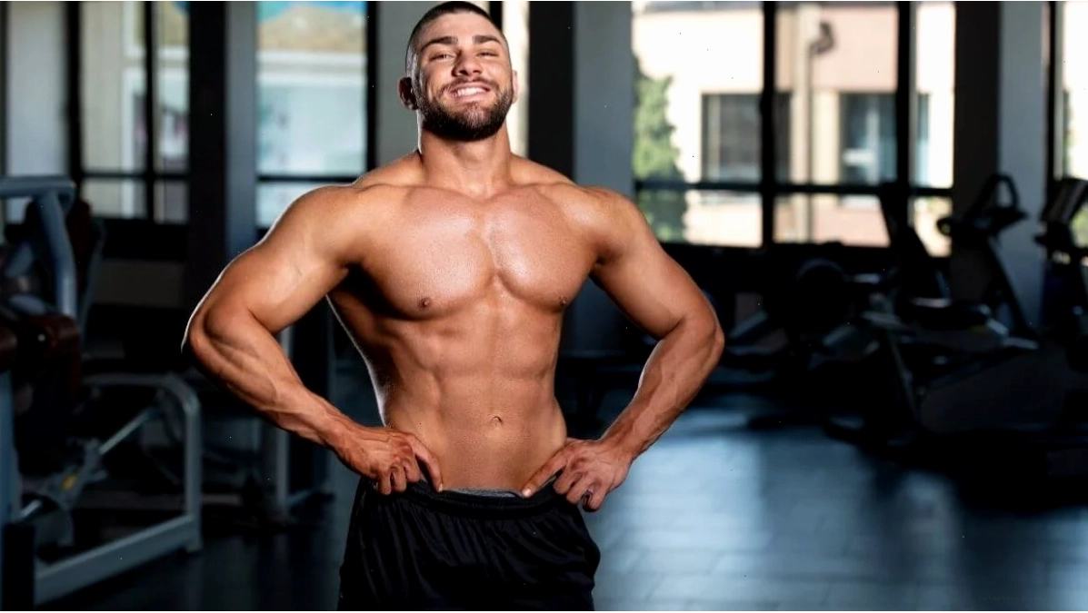 Trai gym cơ bụng săn chắc đầy thu hút