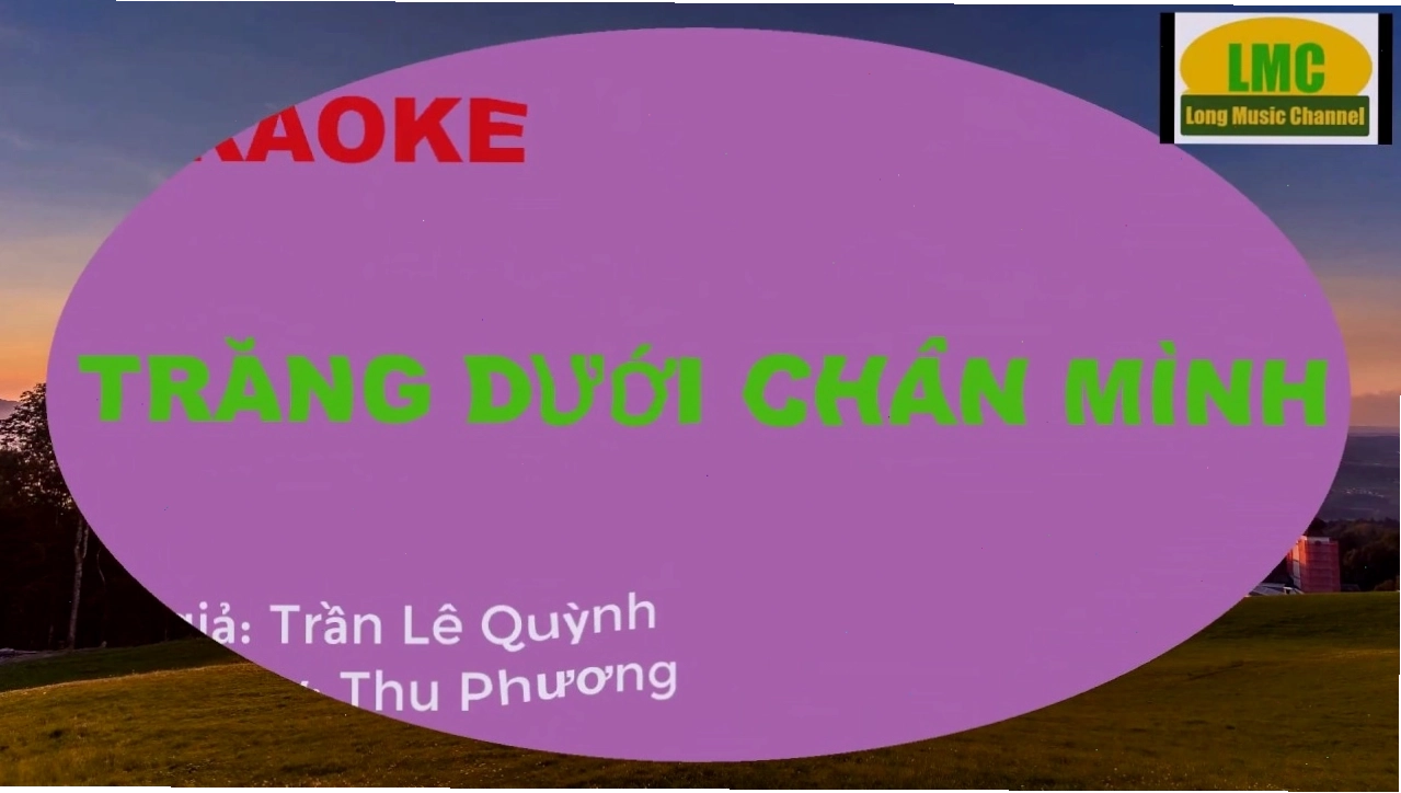 Trăng dưới chân mình