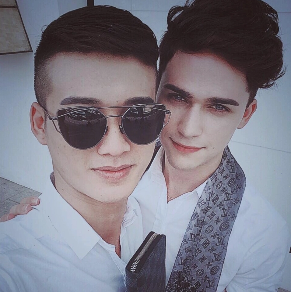 Tuân Lê, chàng trai đồng tính, thu hút với vẻ ngoài điển trai và clip độc đáo