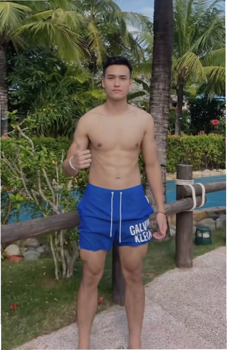 Vẻ ngoài nam tính của 