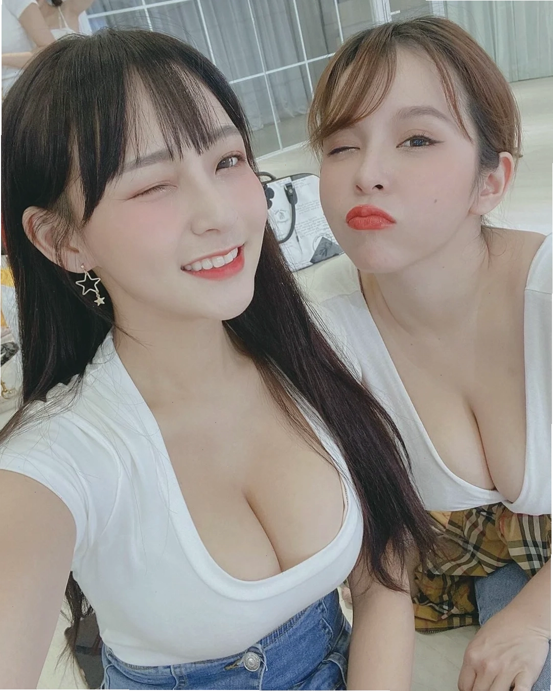 hình ảnh hot girl ngực khủng thả rông