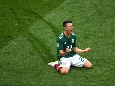 Hành trình sự nghiệp Hirving Lozano và những cú bẻ lái khó lường