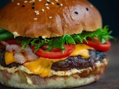 Cách làm bánh mì burger phô mai thơm ngon chuẩn vị tại nhà 2026