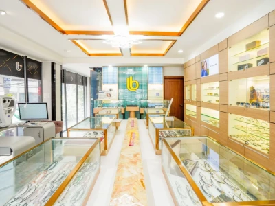 Top hình ảnh trai đẹp đeo kính: Sức hút khó cưỡng 2026